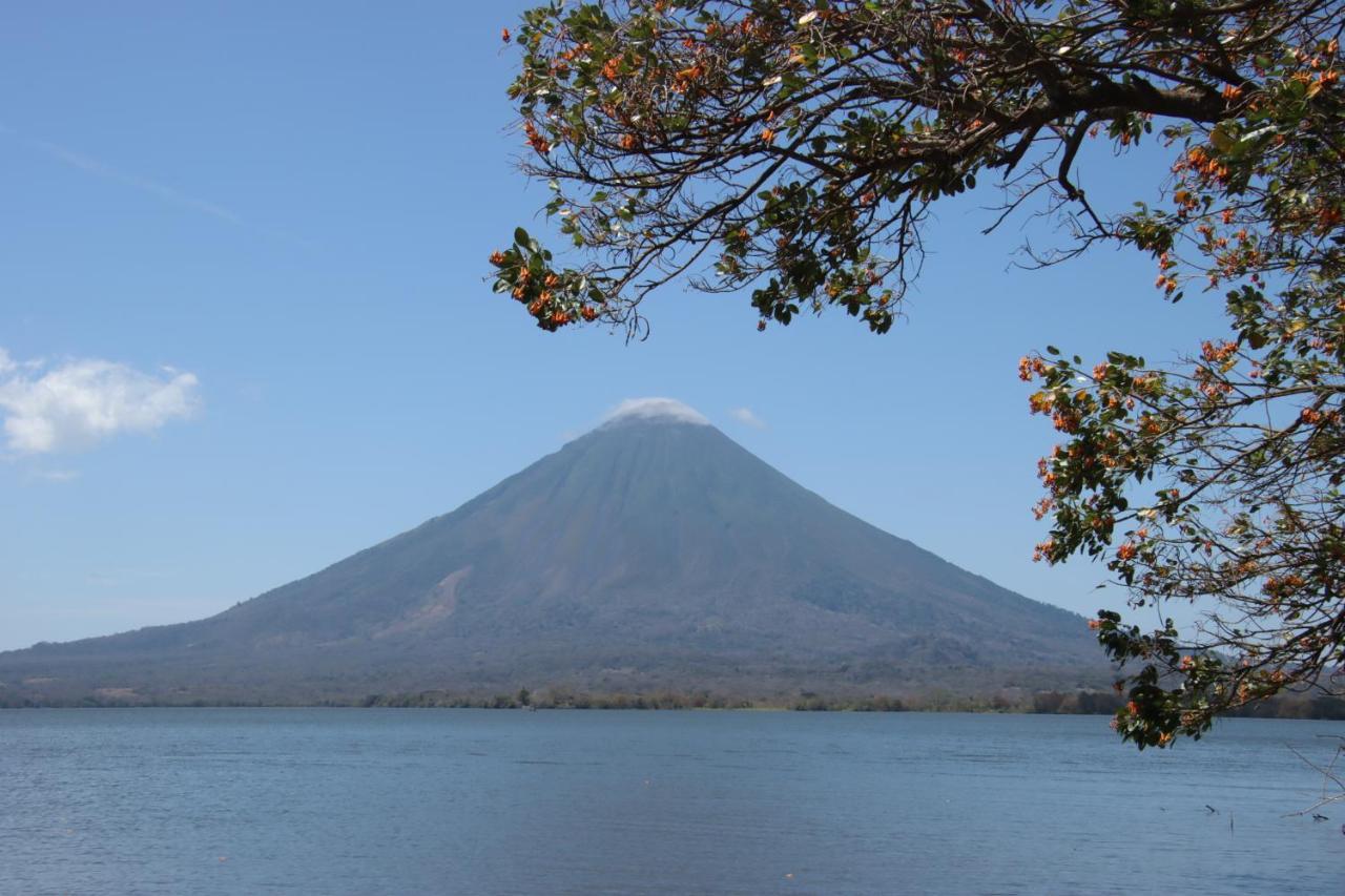 Hotel La Sirenita - Ometepe à Altagracia Extérieur photo